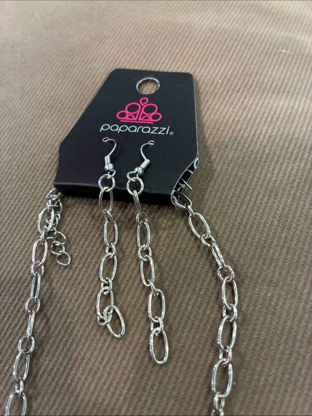 Paparazzi Reminiscent Reveal Silver Heart Key Bee‎ Charm Necklace Earrings Set - Picture 6 of 6